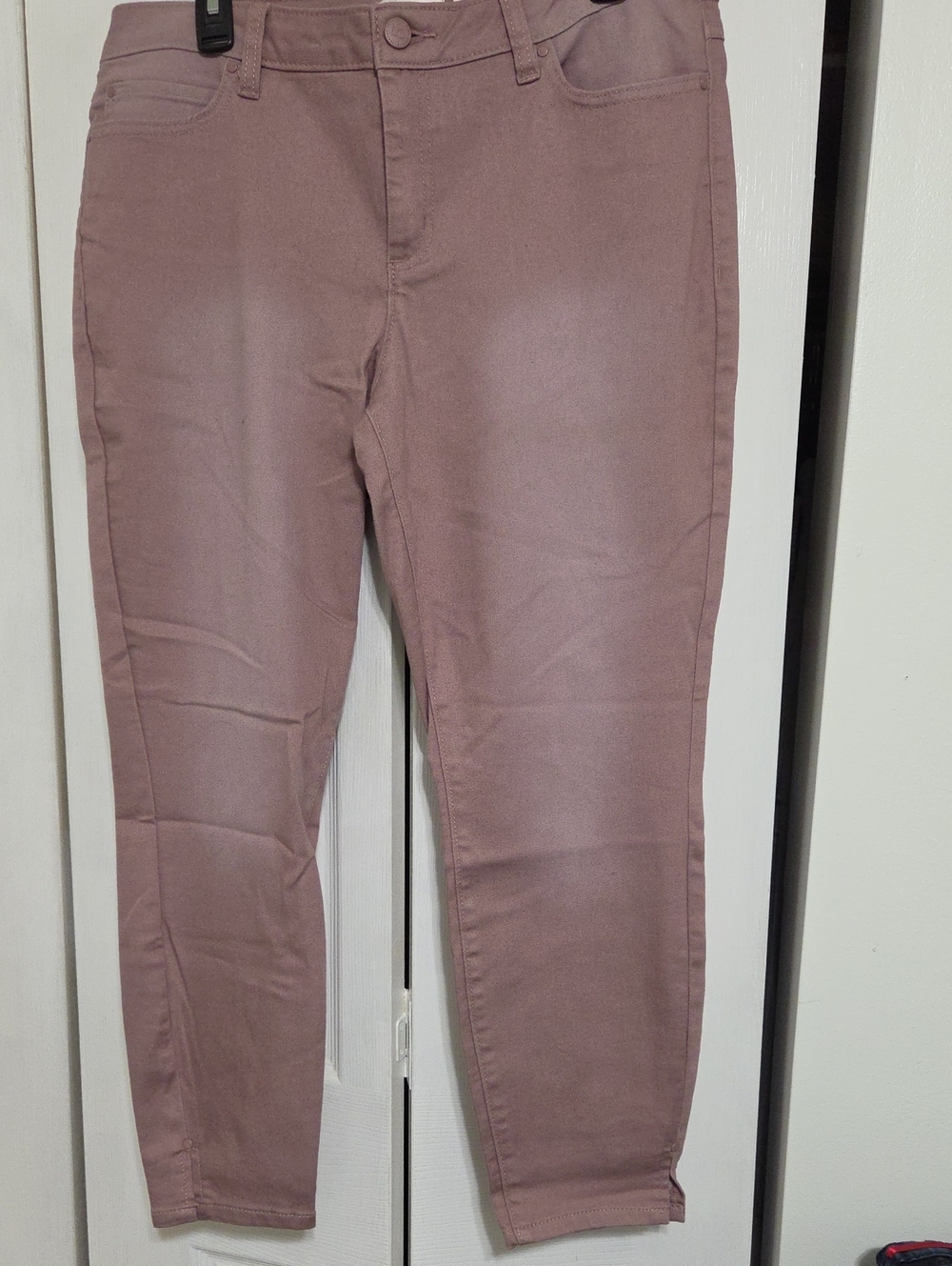 Lauren Conrad Women’s Mid-Rise Skinny Crop in Mauve Pink